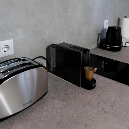 Eviona Iris アパート Rhodes City