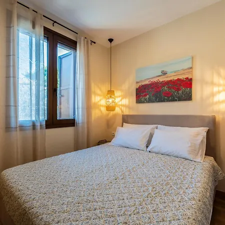 Eviona Iris Rhodes City