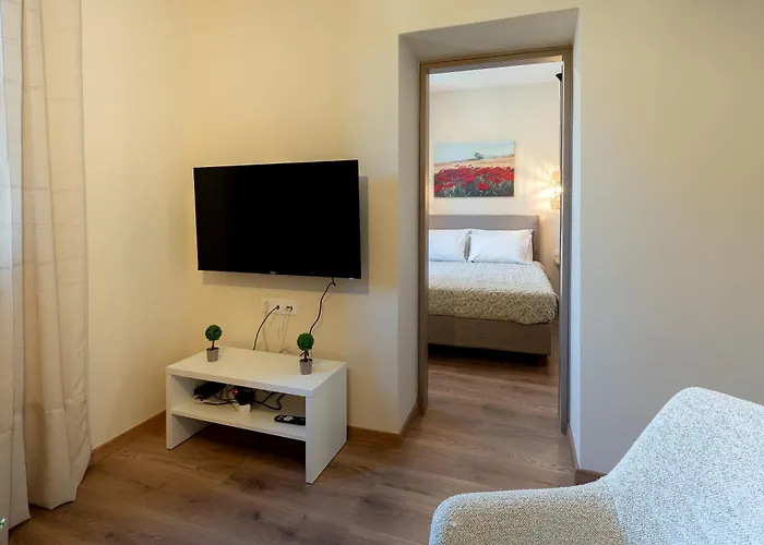 Eviona Iris Apartament *