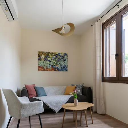 Eviona Iris Apartment