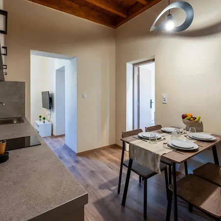 Apartment Eviona Iris *